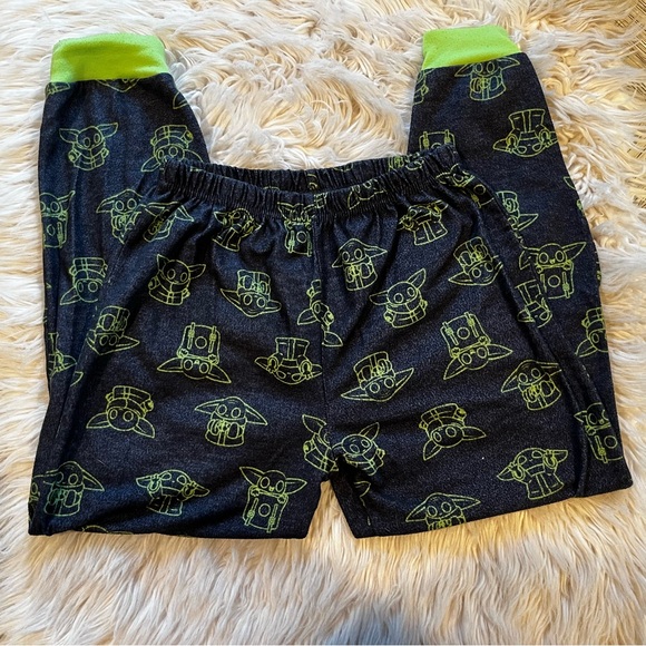 Star Wars Grogu Kids Pajamas with Green Character Print - Picture 2 of 10